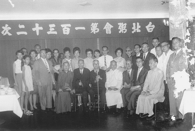 梁寒操等呼朋引侣参加132次粥集。