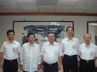王光宇齊回展抱山莊找圖照
