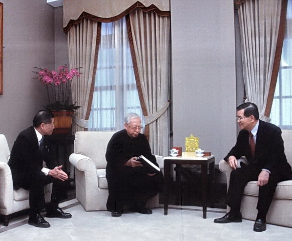 蕭萬長會見歐豪年萬世太平