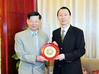 僑聯董中原文聯陸炳文交流
