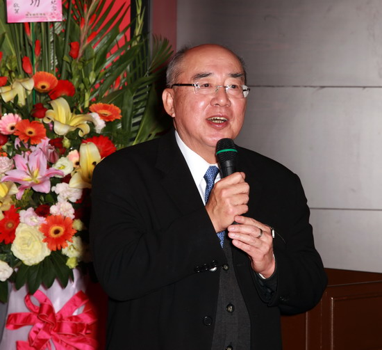 吳伯雄念貢献國家