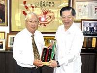 感謝主任近年一路情義相挺