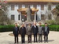 于右任故里三原竖立粥圣像