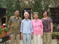 与余光中在高雄西子湾约会