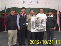 拜会新竹市长许明财赠国画