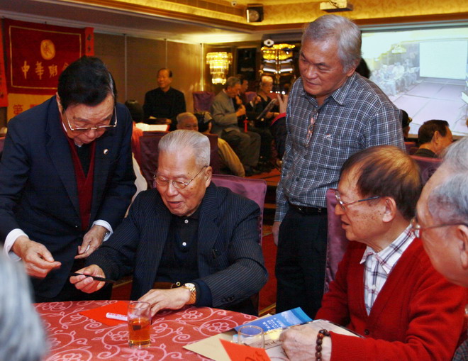 粥友向蔡鼎新贺岁拜年求字