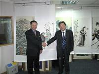 两岸和谐书画展品琳琅满目