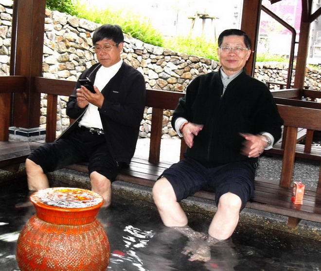 粥神陆游首倡温泉洗脚养生