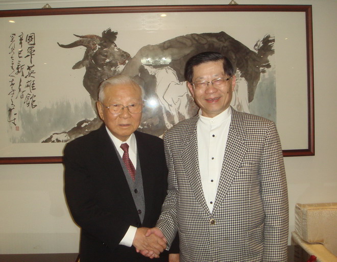 英雄馆拜见新同盟会许历农