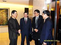 从未见领导人送客至电梯口
