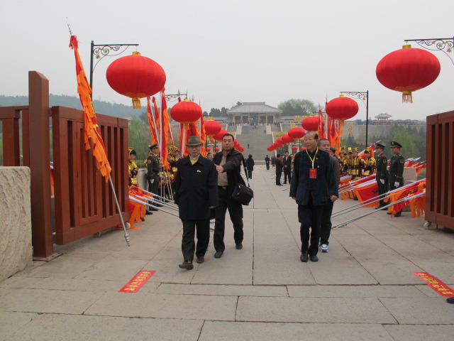 粥长共祭粥祖进场贵宾特区