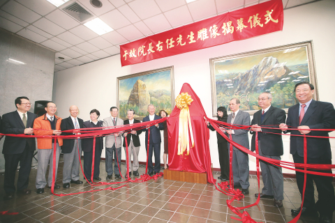 監察院于右任雕像重新揭幕
