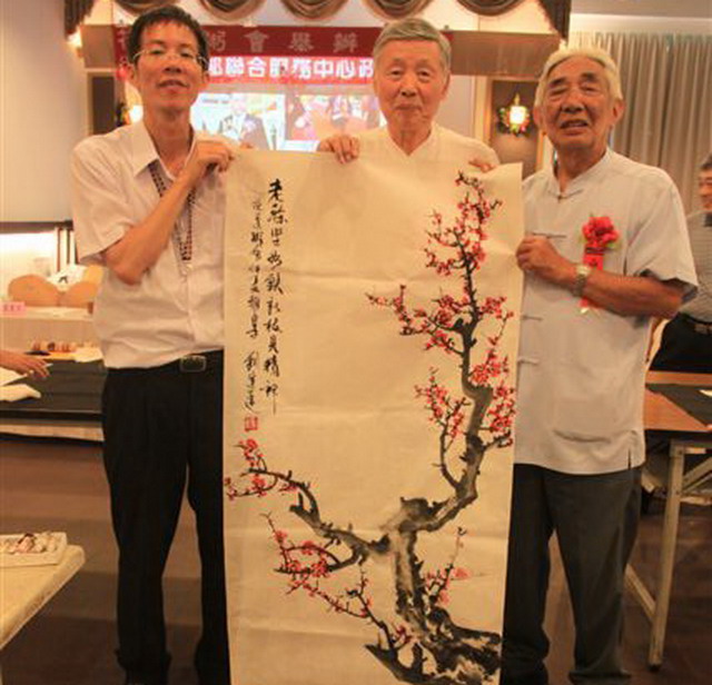刘达运中将绘赠老干新枝梅