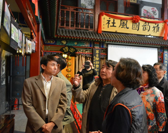 天津专业画家点评后欲邀展