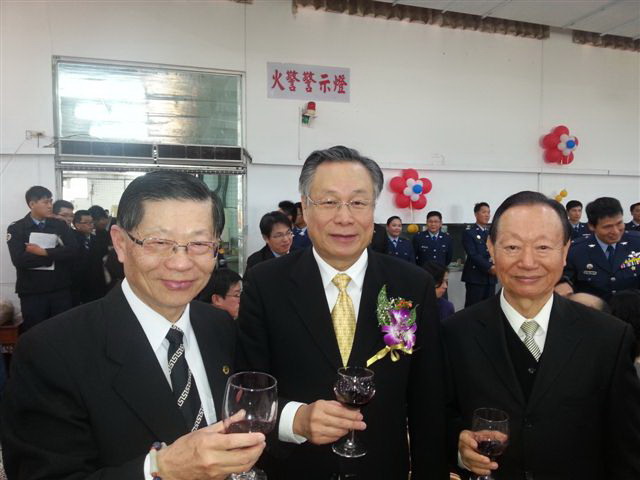 飞虎酒会晤久违了国防部长