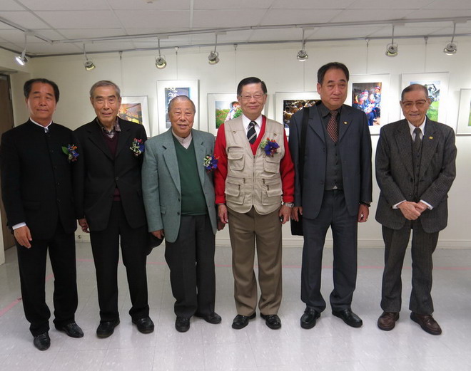 美中台粥友郭仪吴其萃留影