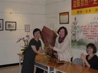 速写推广班同学献花谢师恩