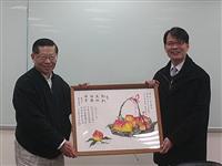 陆炳文投桃报校事隔五四年