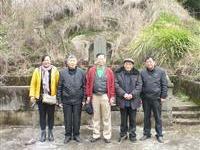 祭扫永洋五世朝鸣陆公祖墓
