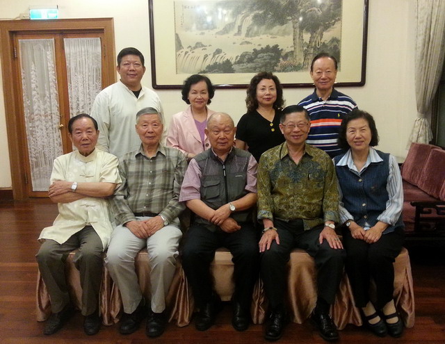 全粥将军书画院干部联席会