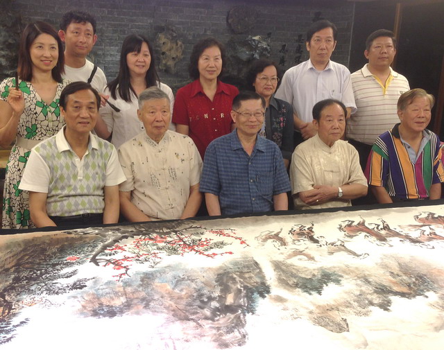 合绘初步完善作者并画入镜