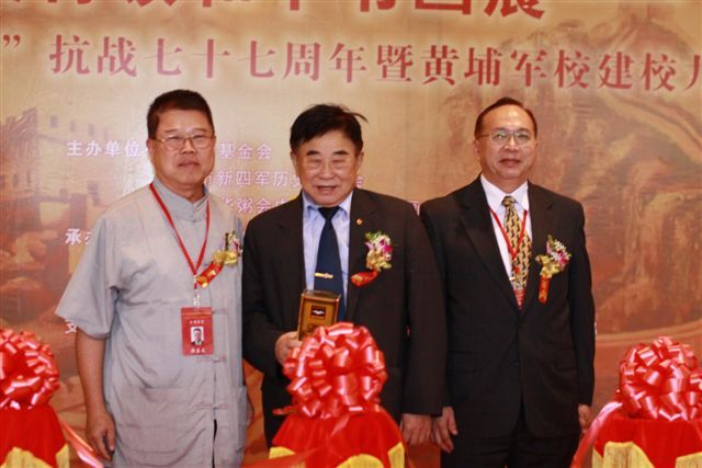兩岸三飛將軍高唱壯志淩雲