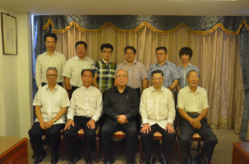 国民党荣誉主席与粥友合影