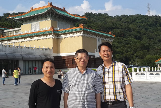 参观台北故宫博物院緬粥賢