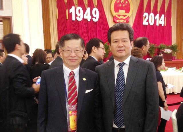 中央台辦副主任龔清概同桌