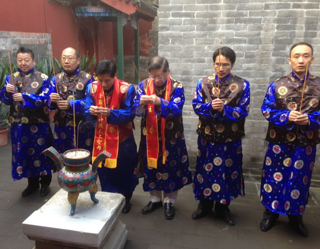 北京东岳庙海神殿祭拜妈祖