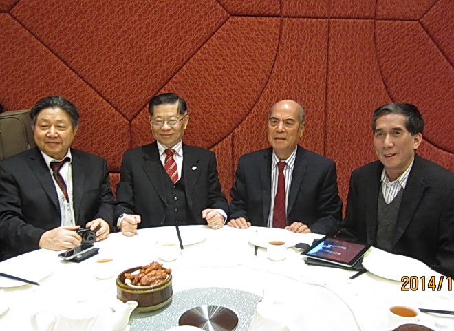 掌锅人总长与纽约粥会三长