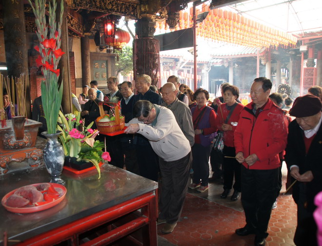 中华妈祖网刊出祭拜天后照